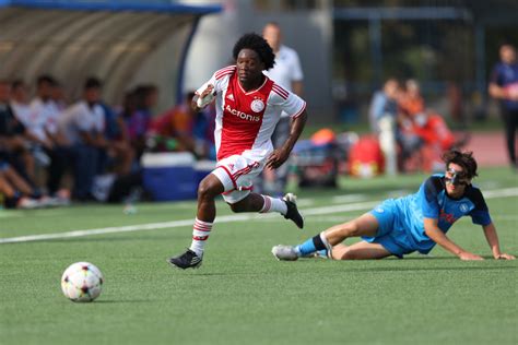 ajax  wil zich verder laten zien  knock outfases youth league goed voor de ontwikkeling