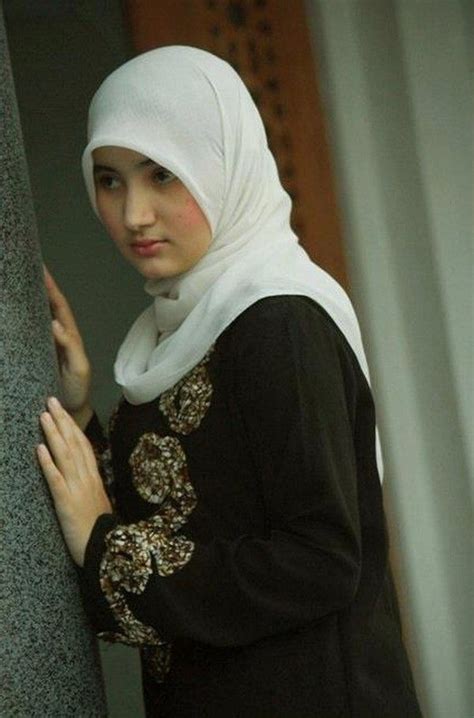 muslim girl in muslim hijab beautiful musulmanes musulmans islam musulman et islam