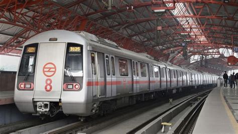 Govt Asks Delhi Metro To Probe Death Of Woman At Inderlok Station
