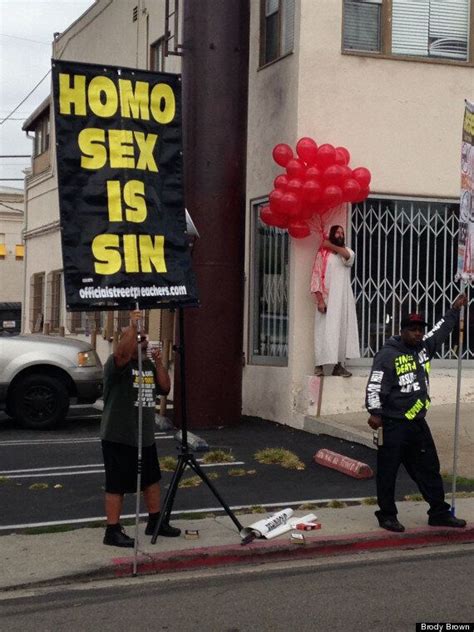Jesus Christ Challenges Anti Gay Protesters At Aids Walk Pictures