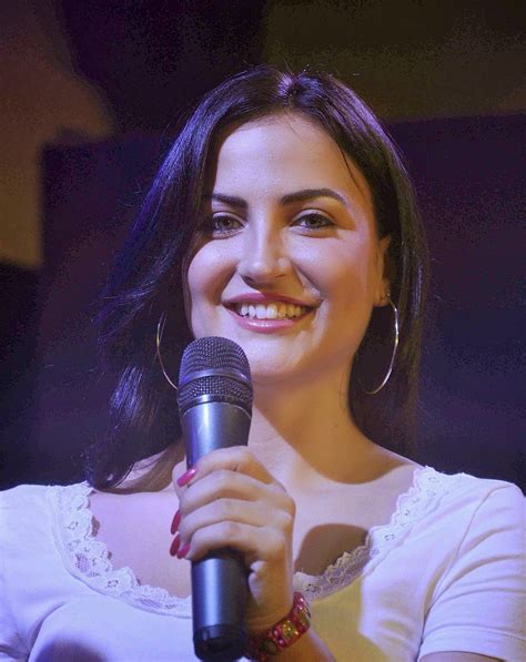 high quality bollywood celebrity pictures elli avram