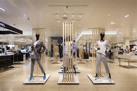 de bijenkorf senses instore woman retail design boutique interiors display design