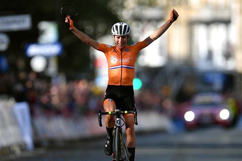 annemiek van vleuten solos km  claim womens road race title  yorkshire  world