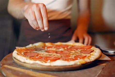 pretende montar uma pizzaria conheça os 8 melhores itens e tendências