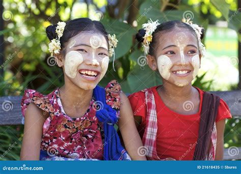 Gente De Myanmar Birmania Imagen Editorial Imagen De Birmania 21618435
