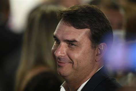 youtube remove vídeo compartilhado por flávio bolsonaro por conter