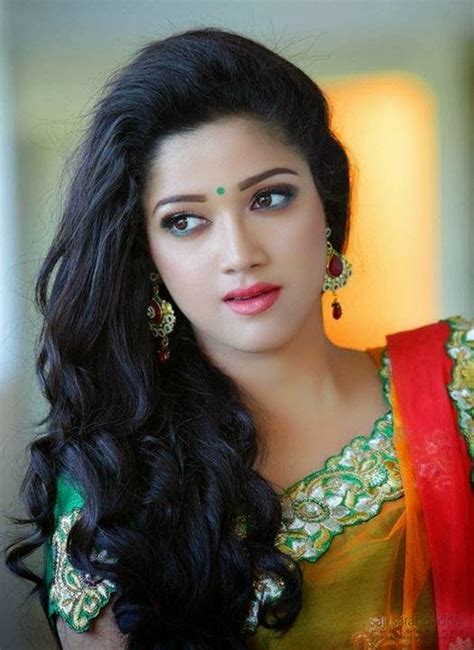 Romance With 24 World Abhirami Suresh All Photo Collection