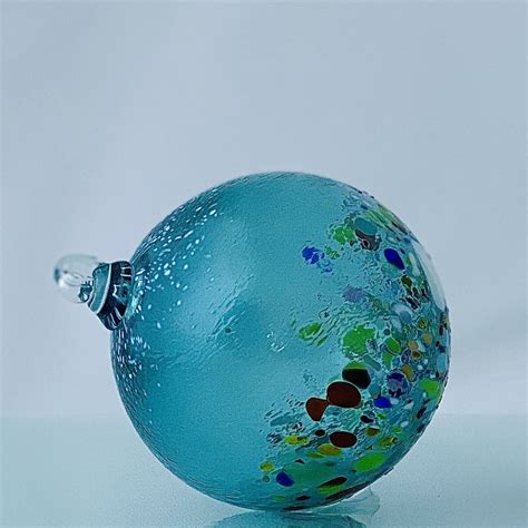 Pin On Blown Glass Ornaments Globes Friendship Balls And Suncatchers