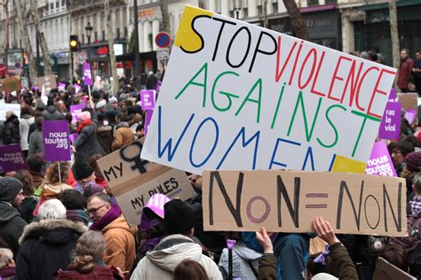 Pour Les Droits Des Femmes Toutes En Grève Le 8 Mars Npa