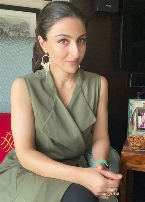soha ali khan height weight age family spouse education biography