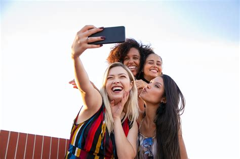 tips prácticos para lograr una gran selfie con un smartphone mujer