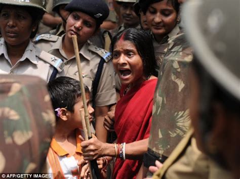 blog santai 16 gambar demonstrasi di india selepas budak 5 tahun diculik dan dirogol