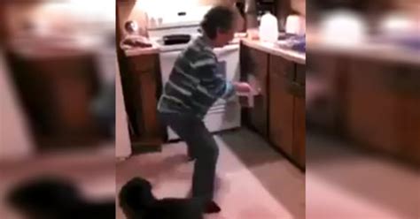 granny goes viral with her hysterical dance moves in the kitchen