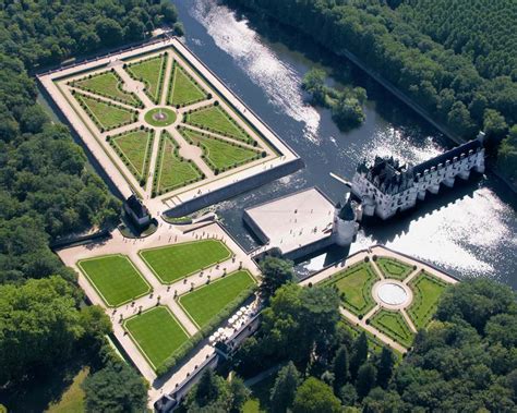 Gardensonline Chateau De Chenonceau Gardens Of The World