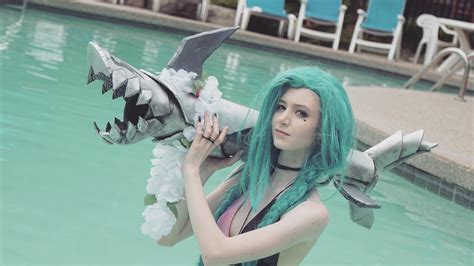 i did a pool party jinx photo shoot since it s the first day of summer leagueoflegends