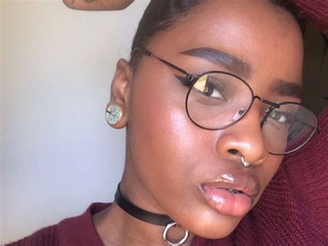 a black teen s instagram about her natural lips is going viral business insider