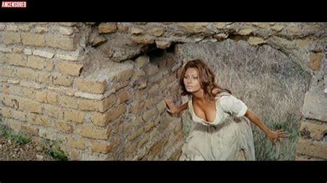 Sophia Loren Nue Dans More Than A Miracle