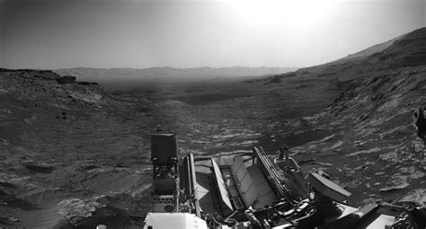 Nasas Curiosity Rover Sends A Beautiful Picture Postcard From Mars