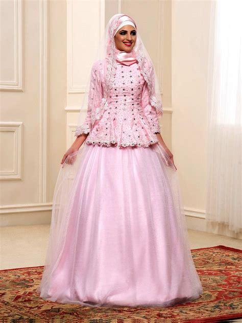 This Delightful Tulle Over Satin Muslim Wedding Dress With Hijab Has 3