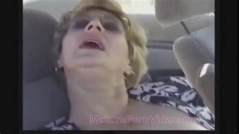 Секс бабушки в машине xhamster