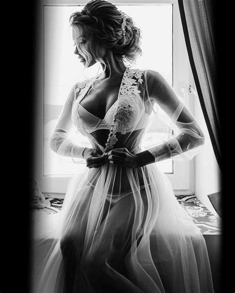 24 wedding boudoir photo ideas for any bride in 2020