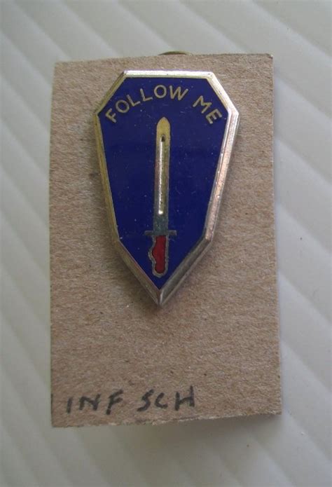 1 Infantry School Insignia Pin Follow Me Dui U S Army