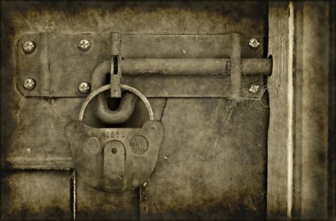 vintage grungy lock   door photo