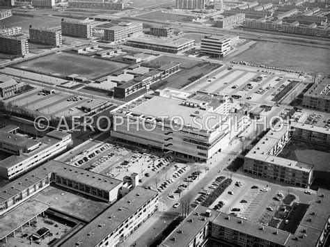 aerophotostock amstelveen winkelcentrum binnenhof met het vd gebouw