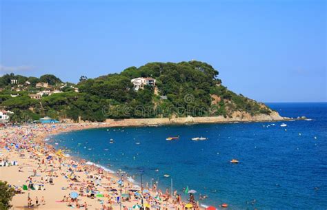 Playa De Fenals En Lloret De Mar En La Salida Del Sol Imagen De Archivo