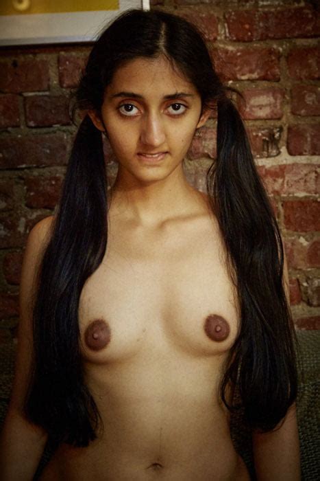 skinny nri teen lets out her complete naked photos on the net fsi blog