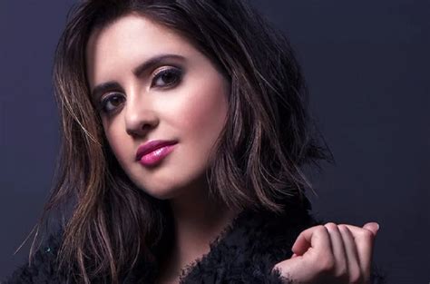 Laura Marano Biography 5 Fast Facts You Need To Know About Her