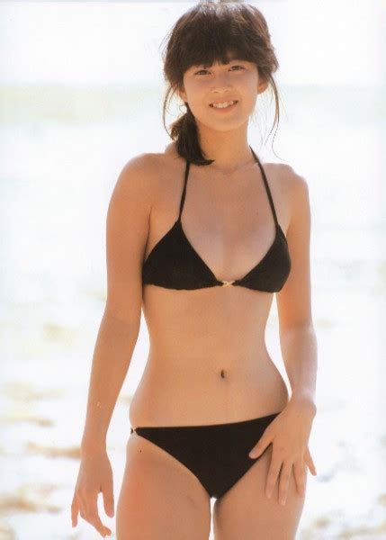 森尾由美や松本明子、83年組アイドルの水着写真を一挙公開｜newsポストセブン