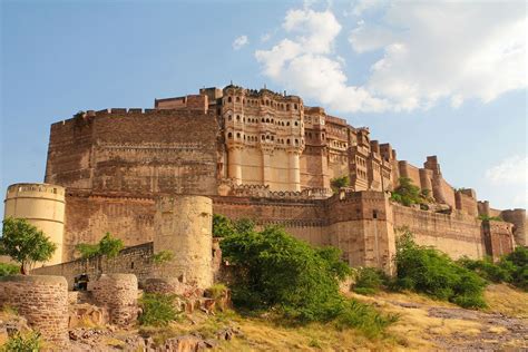 top  popular forts  india time  travel