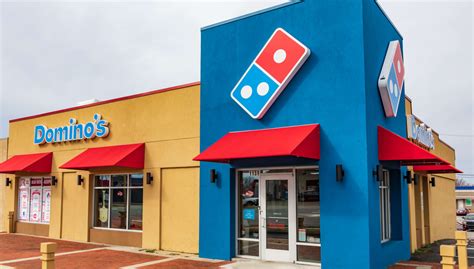 dominos tests cashless stores  deliveries engadget