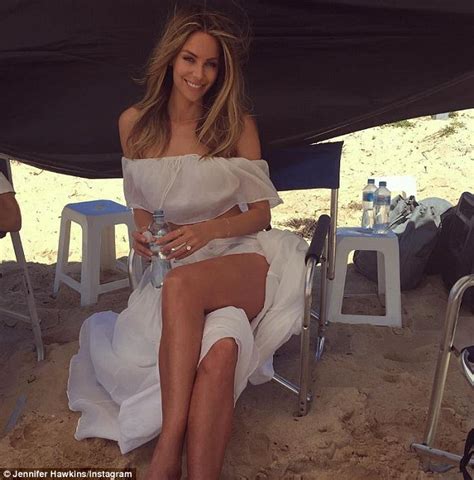 Jennifer Hawkins Shows Off Her Pins On Instagram Daily Mail Online