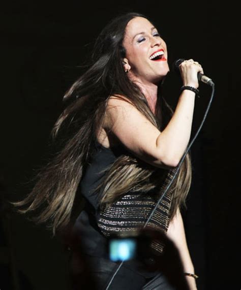 alanis morissette singing her heart out hot pics us weekly