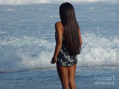 Hawaiian Girl Photograph By Tomas Voorhees