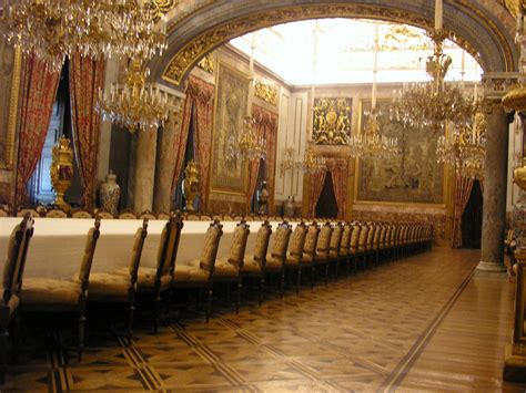 detalle del edificio palacio real en madrid palacios reales
