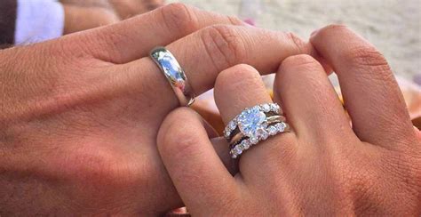 How To Wear Wedding Rings Rules For Your Ring Finger Oh So Perfect