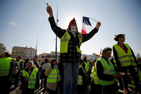 We Won T Give Anything Away Yellow Vests Warn French Gov T