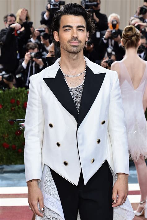 joe jonas opens up about using injectables we re all getting older