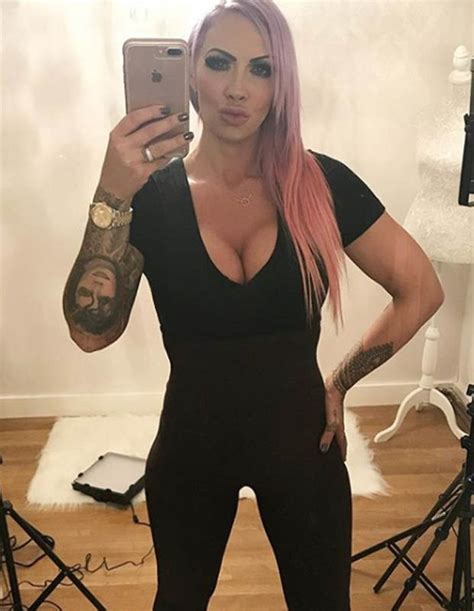 jodie marsh instagram fans wowed as she strips to sexy