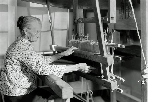 Aunt Lizzie Reagan Weaving Gatlinburg Tennessee 1933 Photograph By