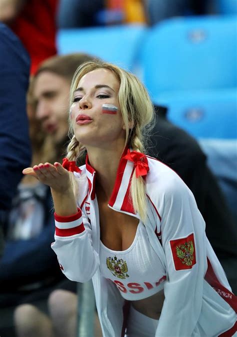 la fanática rusa más sexy del mundial resultó ser una actriz porno