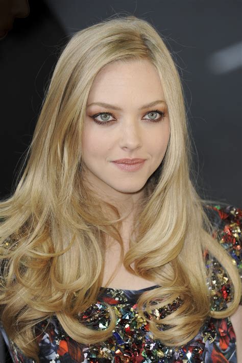 amanda seyfried nbcsnl snlhost reason s it will be her first time hosting snl while we re
