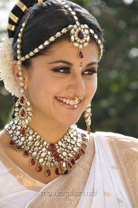 taapsee pannu latest hd photos 1080p 7001 taapsee