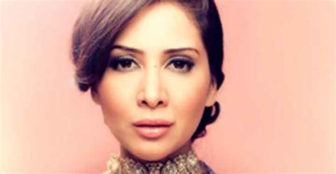 Kim Sharma Reacts To The News Of Her Husband Dumping Her