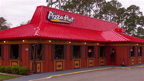 pizza hut locations nationwide   danger  closing  mnc