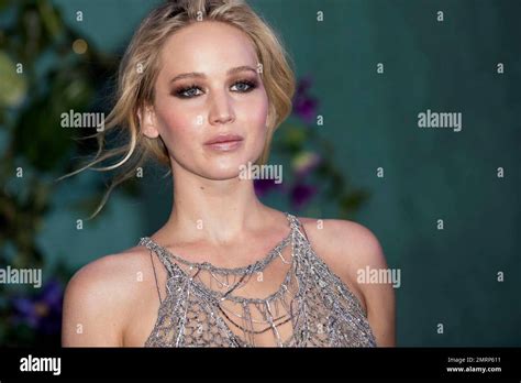 Jennifer Lawrence Poses For Photographers Upon Arrival At The Premiere