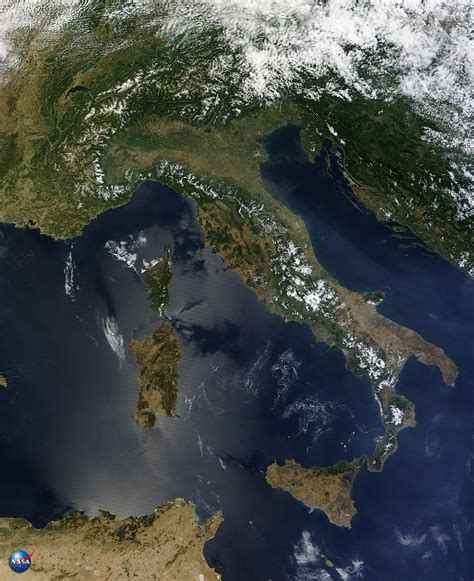 italia oggi dal satellite terra della nasa le previsioni meteo dei